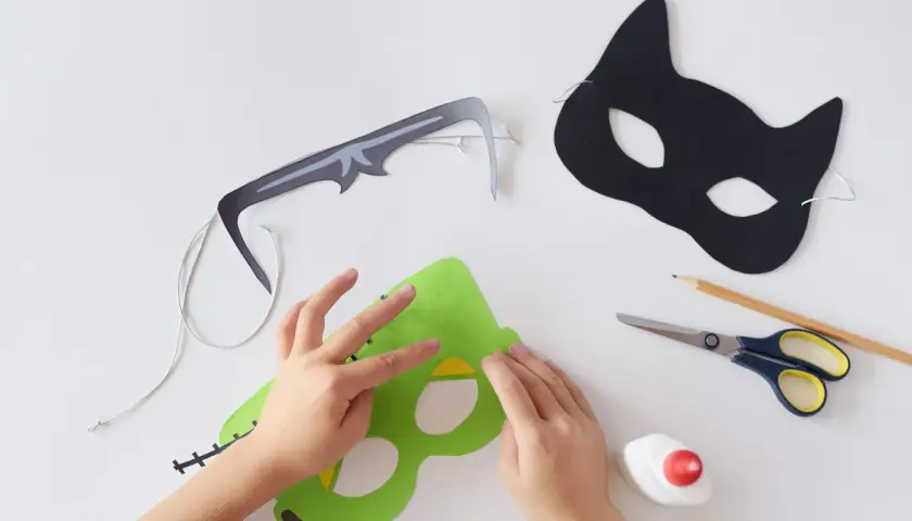Maska kota DIY: Szablony, instrukcje krok po kroku. Zaskocz wszystkich!