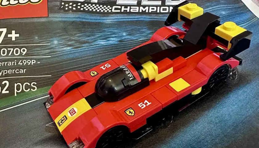 Jak zbudować samochód z LEGO? Darmowe instrukcje i własne MOC
