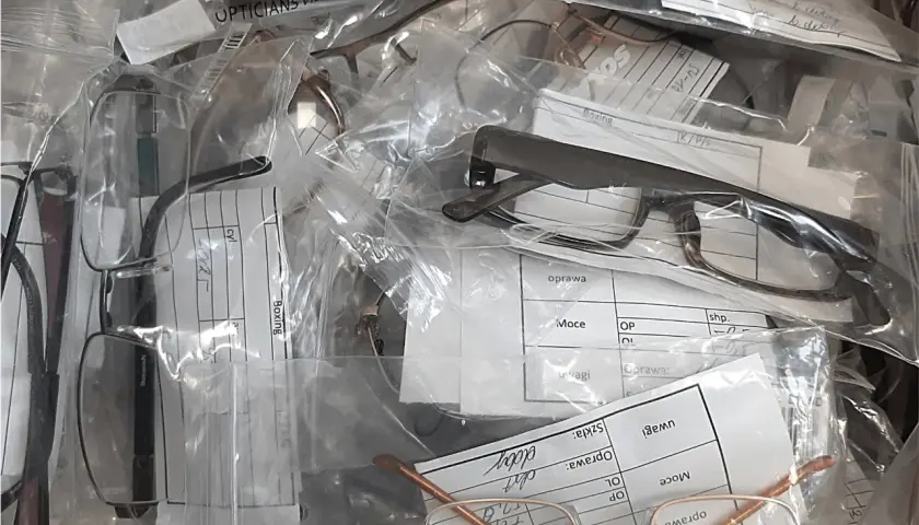 Co zrobić ze starymi okularami? Oddaj, sprzedaj, przerób lub recykling!