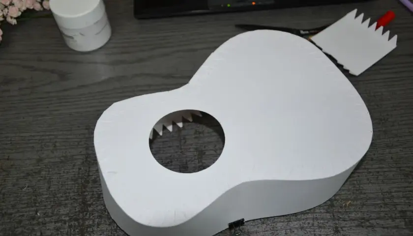 Gitara z kartonu: Zrób to sam! Kreatywny przewodnik DIY dla każdego