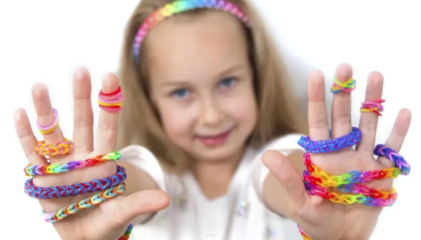 Bransoletki z gumek DIY: Od Rybiego Ogona do Starburst krok po kroku